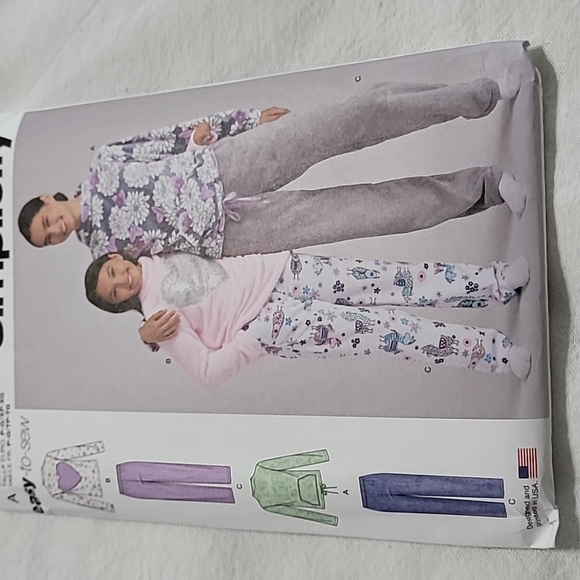 Simplicity Girl's And Misses' Loungewear Pattern - Picture 5 of 5